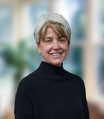 Portrait of Vincenza Seche, Licensed Real Estate Salesperson.